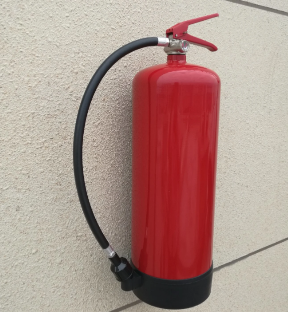 水消火器: さまざまな火災シナリオに対する長所と短所
