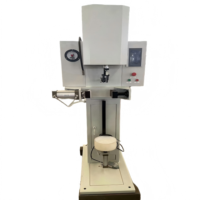 XTM-300 自動CO2消火器バルブねじ込み機